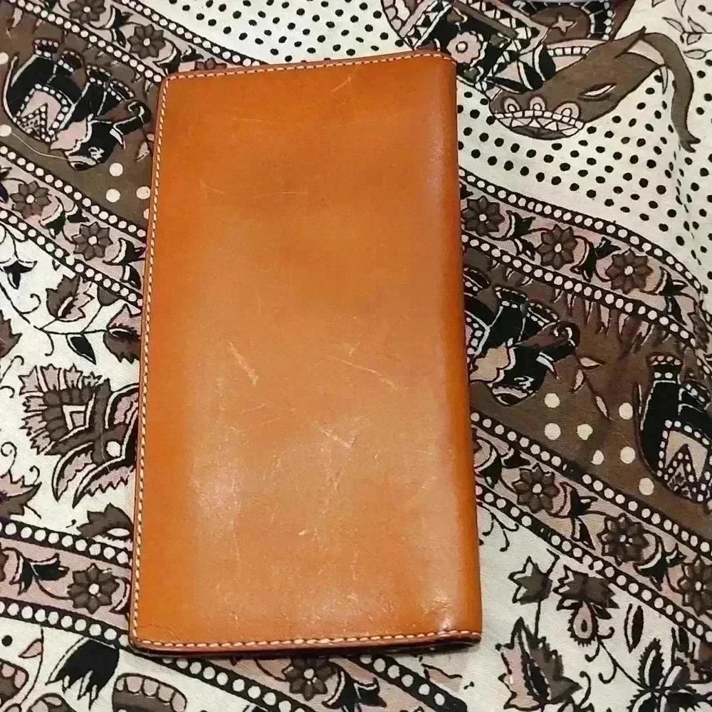 Genuine leather hand tooled Texas star wallet - Picture 2 of 3